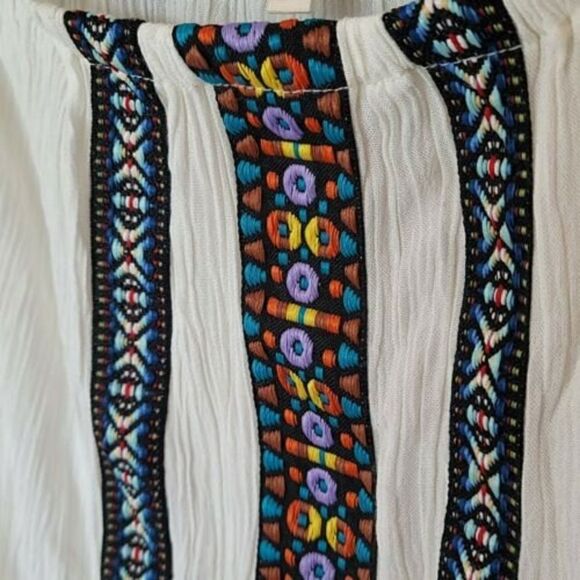 NWT Hint of Blush Boho Top Off the Shoulder Top with Embroidered Detail Size Med - Picture 7 of 9